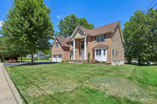 6 Willow Dr, Edison, NJ, 08820-3201 | Card Image