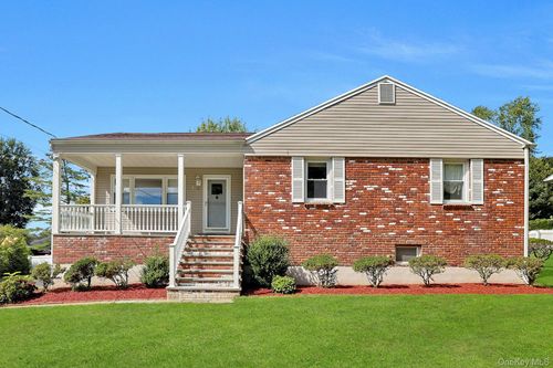 4 Charles St, Valhalla, NY, 10595-1234 | Card Image