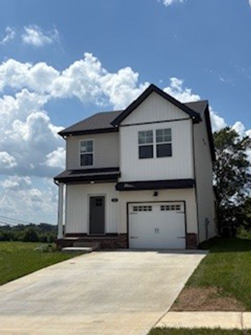 102 Road Runner Court, Clarksville, TN, 37042 | Card Image