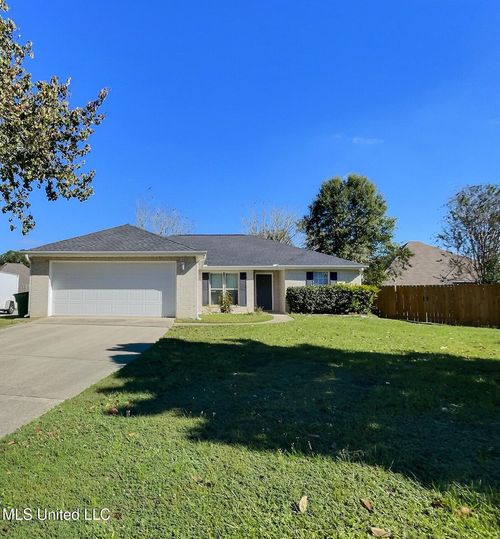 8133 Rue Hollifield, Ocean Springs, MS, 39564-7567 | Card Image