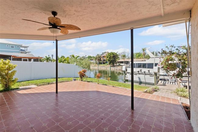 3497 Coquina Key Dr Se, House other with 3 bedrooms, 2 bathrooms and null parking in ST PETERSBURG FL | Image 5