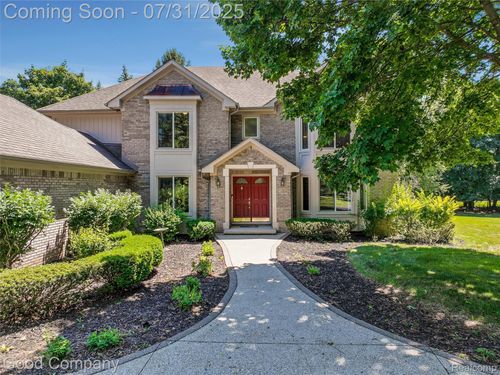 801 Shrewsbury Dr, Clarkston, MI, 48348-3680 | Card Image