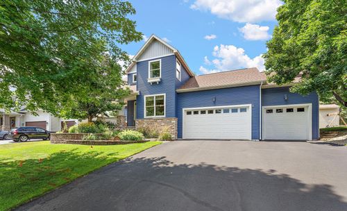 613 Diamond Dr, Hudson, WI, 54016-5853 | Card Image