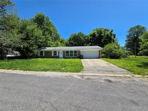 4 Hi Pointe Dr, Belleville, IL, 62223-7119 | Card Image