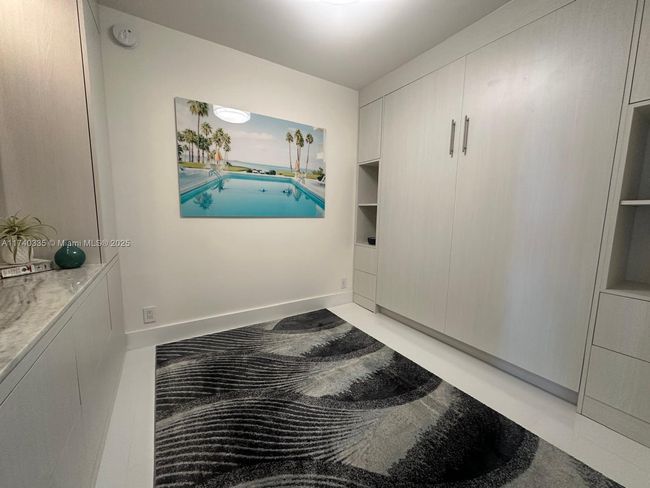 APT-1907 - 2555 Collins Ave, Condo with 2 bedrooms, 2 bathrooms and null parking in Miami Beach FL | Image 13