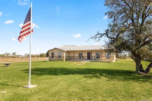 381 Schneider Rd, Seguin, TX, 78155-7707 | Card Image