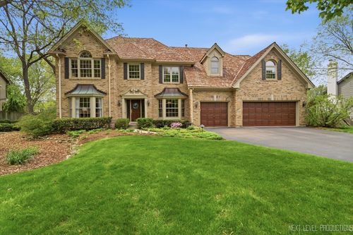 1005 Stonehedge Rd, St. Charles, IL, 60174-1303 | Card Image