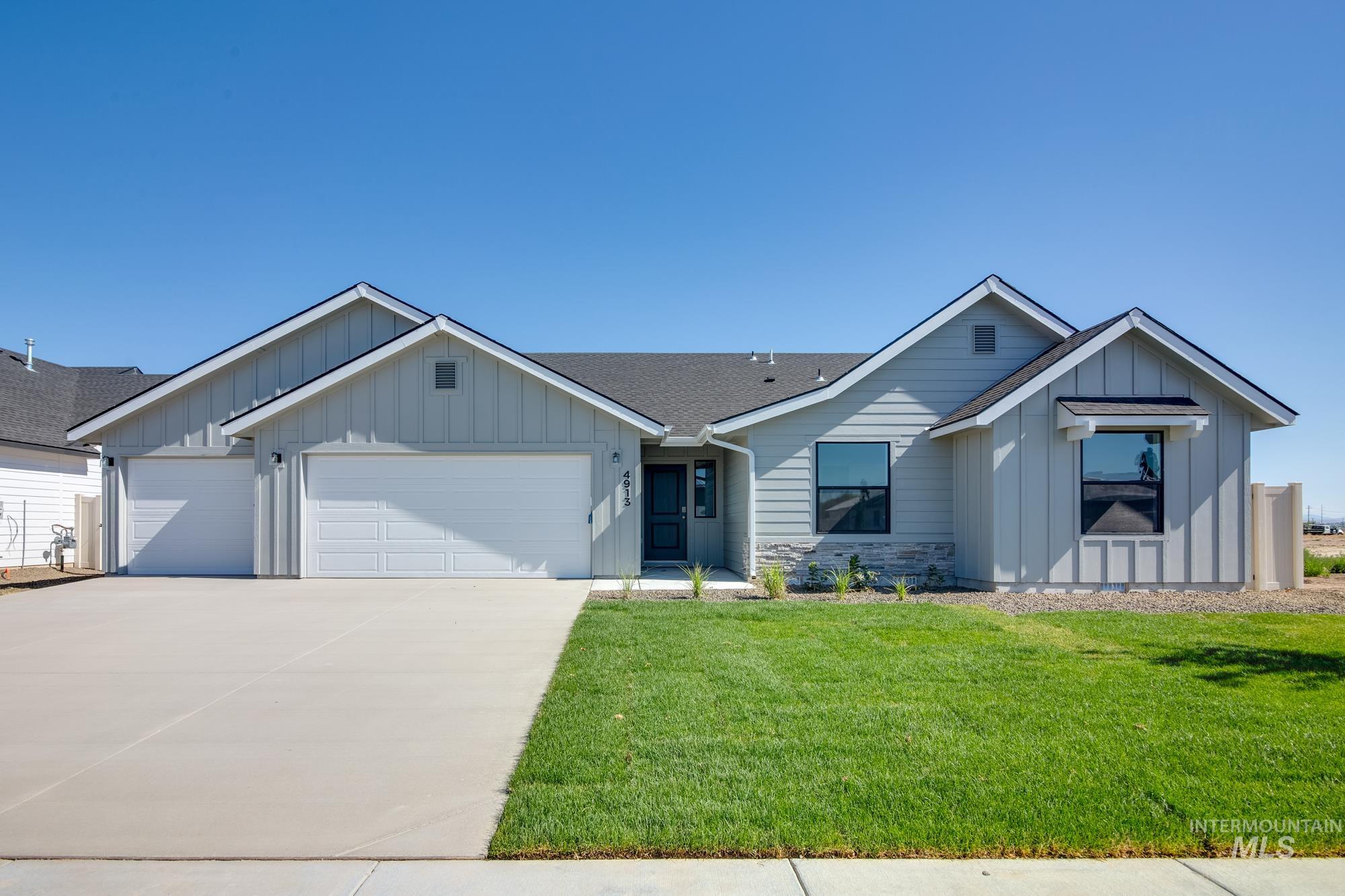 White Plains St, Nampa, ID 83686
