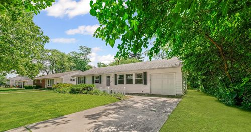 1807 Broadmoor Dr, Champaign, IL, 61821-5853 | Card Image