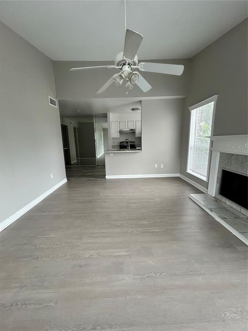 120-3900 Woodchase Dr, Houston, TX, 77042-5828 | Card Image