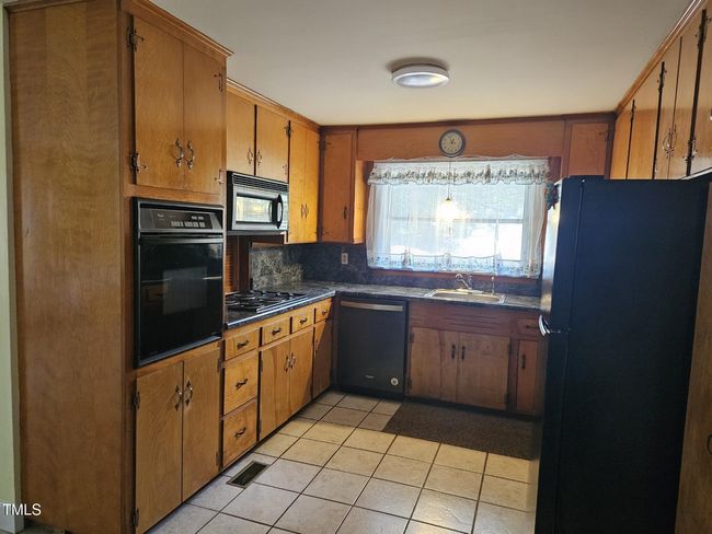 full kitchen | Image 4