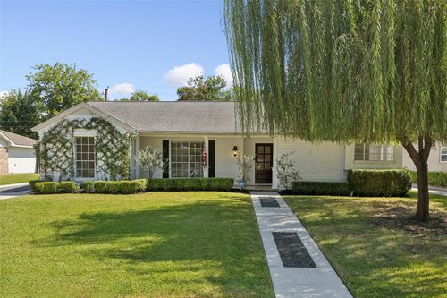 1003 Blue Willow Dr, Houston, TX, 77042-1403 | Card Image