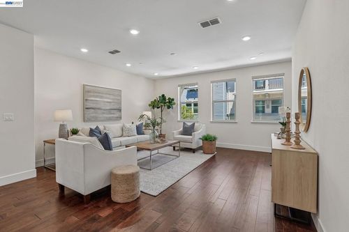 3992 Scottfield St, Dublin, CA, 94568-4772 | Card Image