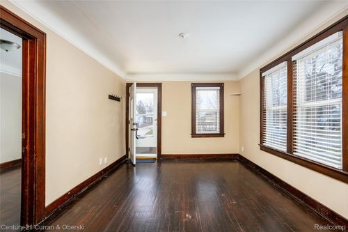 25175 Dale St, Roseville, MI, 48066-3618 | Card Image