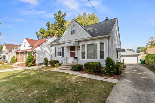 283 E 324th St, Willowick, OH, 44095-3241 | Card Image