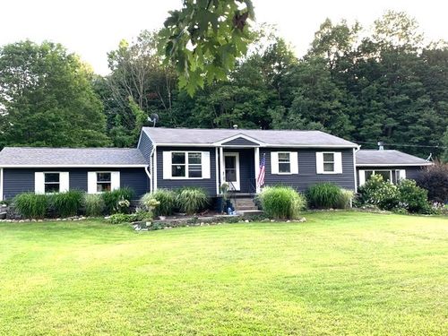 11218 Route 97 N, Waterford, PA, 16441-7124 | Card Image