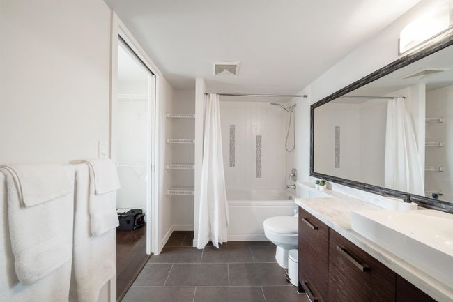 706 - 2959 Glen Dr, Condo with 1 bedrooms, 1 bathrooms and 1 parking in Coquitlam BC | Image 17