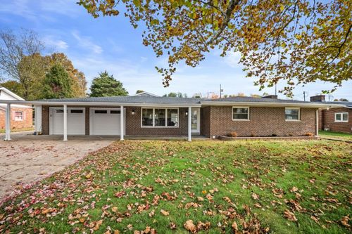 633 Debbie Dr, Gallipolis, OH, 45631-8232 | Card Image