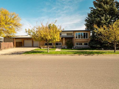 2115 40 St S, Lethbridge, AB, T1K4Z4 | Card Image