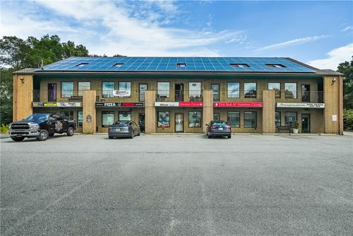 24 Quaker Lane, Warwick, RI, 02886 | Card Image
