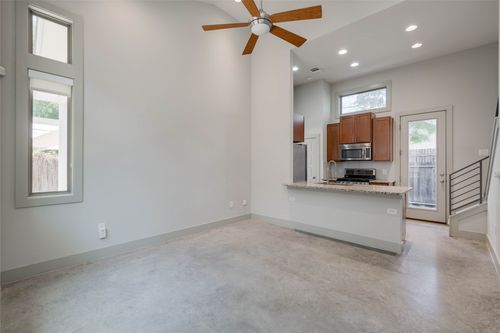 b-2612 Willow St, Austin, TX, 78702-5632 | Card Image