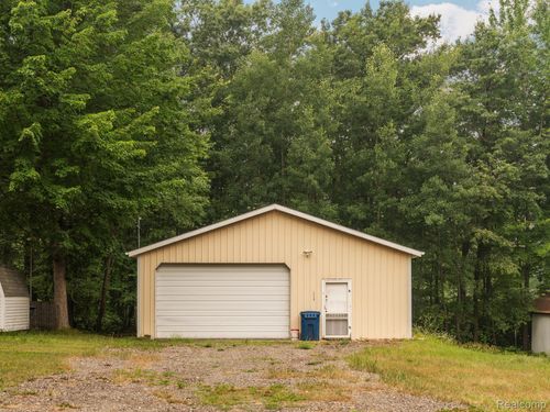 2117 Courtney Drive, Hamilton Township, MI, 48625 | Card Image