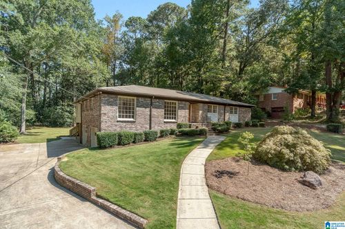 2325 Rockview Ln, HOOVER, AL, 35226-1537 | Card Image