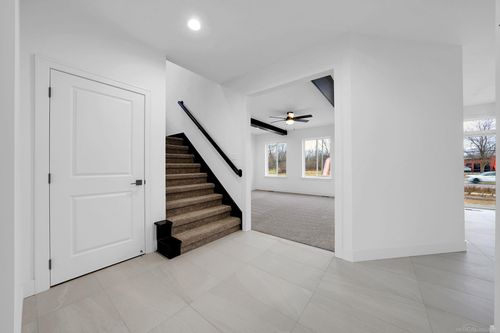 14647 Glenshire Dr, Sterling Heights, MI, 48312-2505 | Card Image