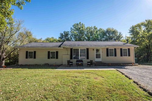 125 Cortez Ct, Chandler, IN, 47610-9514 | Card Image