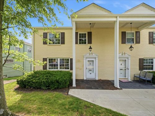 68 Chapel Dr, Pittsburgh, PA, 15237-2518 | Card Image