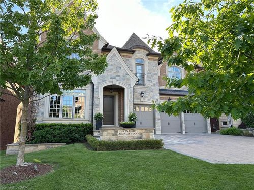 68 Annsleywood Crt, Kleinburg, ON, L4H4G6 | Card Image