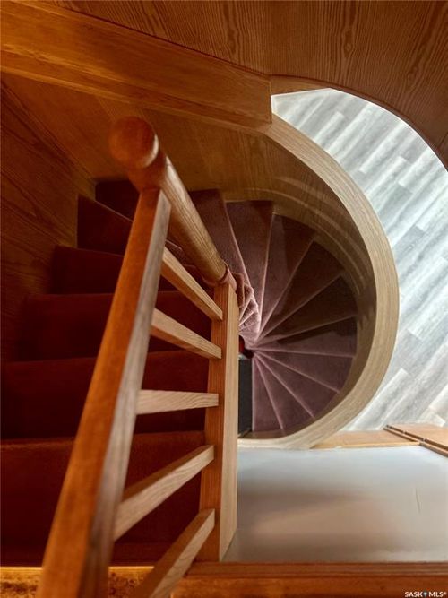 935 4th St, Estevan, SK, S4A0W2 | Card Image