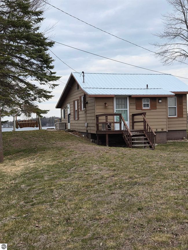 8458 Grace St, House other with 2 bedrooms, 1 bathrooms and null parking in Hale MI | Image 35