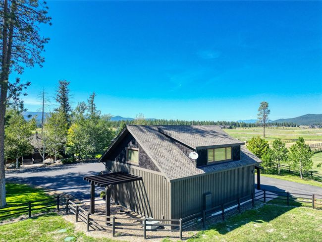 3 car garage with Caretaker / Guest Apartment, photo from southeast | Image 65