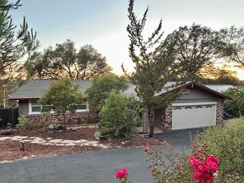 3952 Rustic Rd, Cameron Park, CA, 95682-8519 | Card Image