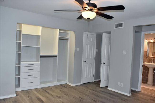 Built in Closet Syster in bedroom | Image 8