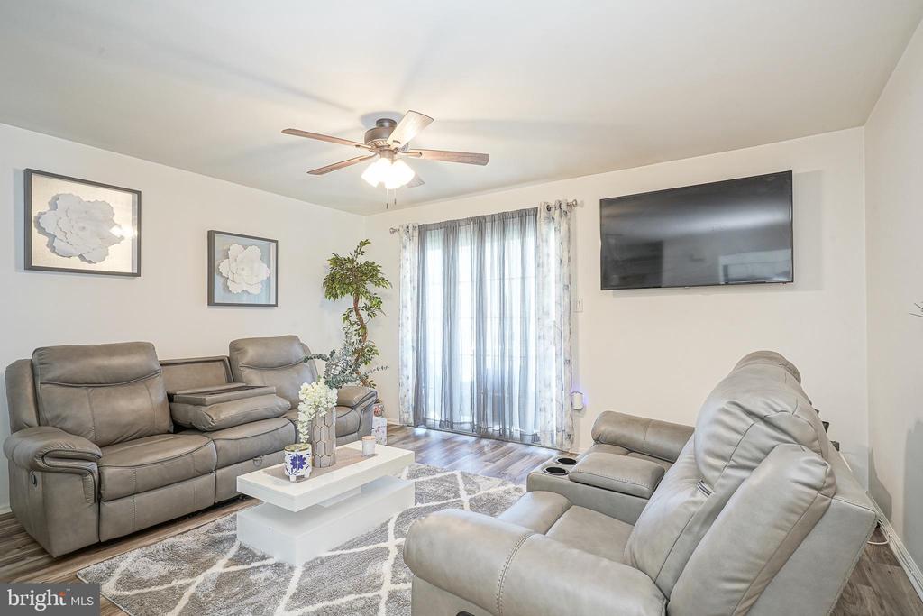 Residential in MOUNT LAUREL 3