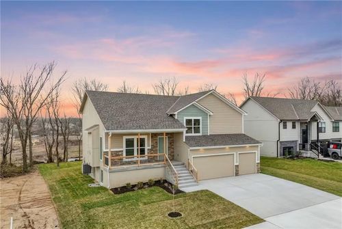1336 N Holland Dr, Independence, MO, 64056-3116 | Card Image