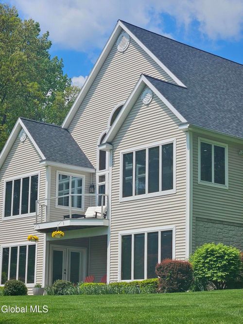 29 Canal Rd, Halfmoon, NY, 12065-7928 | Card Image