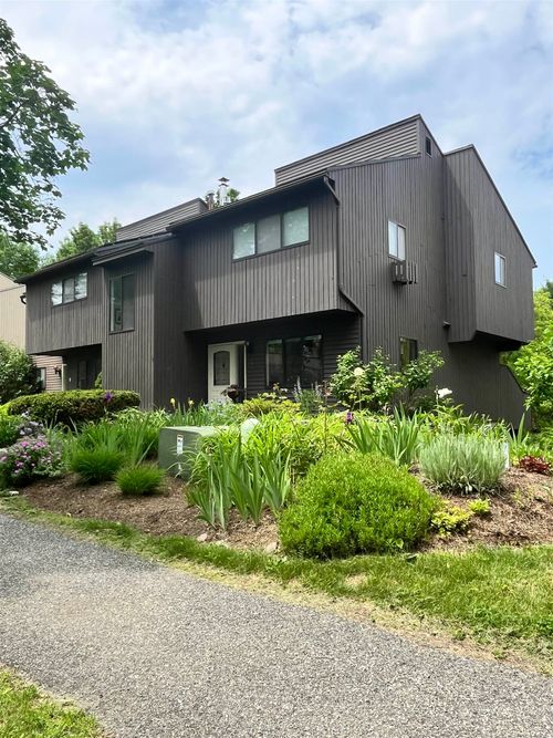 5 Lexington Grn, South Burlington, VT, 05403-7015 | Card Image