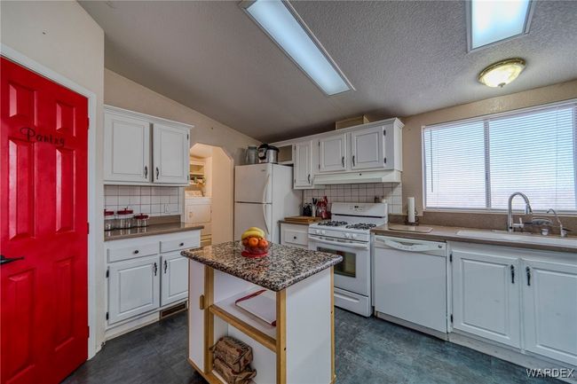Kitchen | Image 9