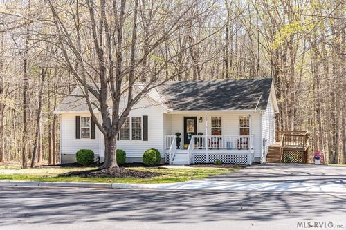 400 Benton St, South Hill, VA, 23970-2809 | Card Image