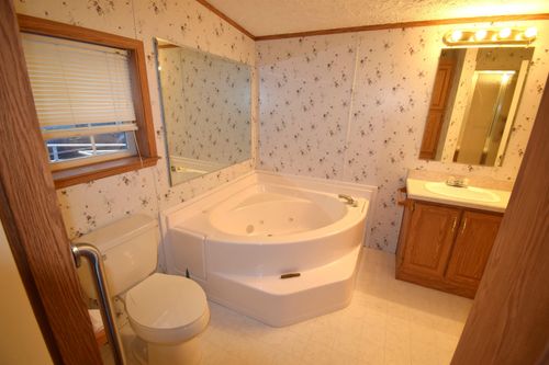 6 Georges Ln, Fremont, NH, 03044-3218 | Card Image