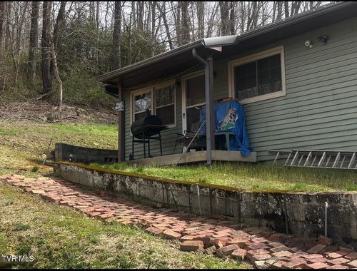 227 Fir St, Appalachia, VA, 24216-2000 | Card Image