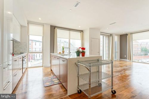 206-621 S 24th St, PHILADELPHIA, PA, 19146-1129 | Card Image