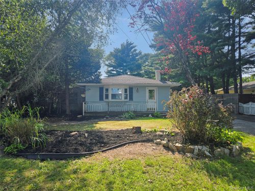 58 Terapin St, Mastic, NY, 11950-4523 | Card Image