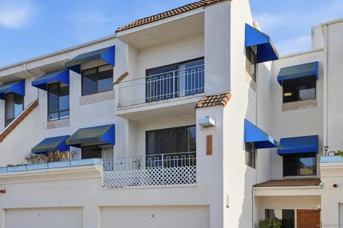 3h-8310 Regents Rd, San Diego, CA, 92117 | Card Image