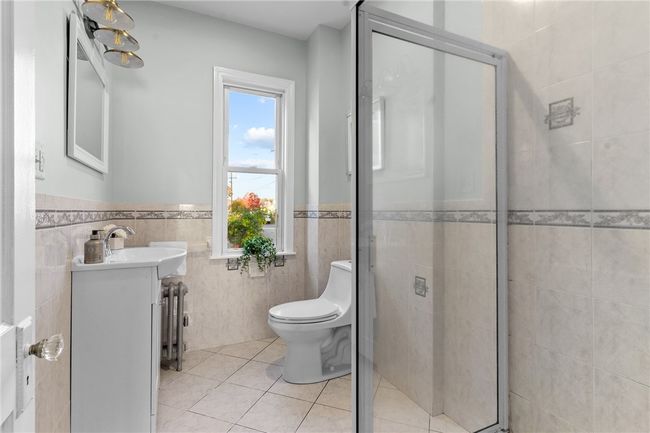 Unit 1 Bedroom | Image 15