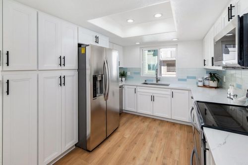 unit-b-4094 Mahaila Ave, San Diego, CA, 92122-5880 | Card Image