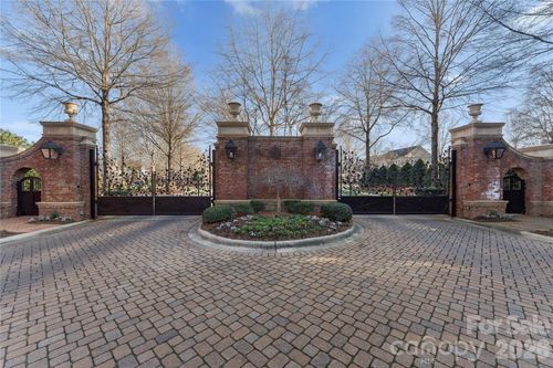 3343 Indian Meadows Ln, Charlotte, NC, 28210-6062 | Card Image